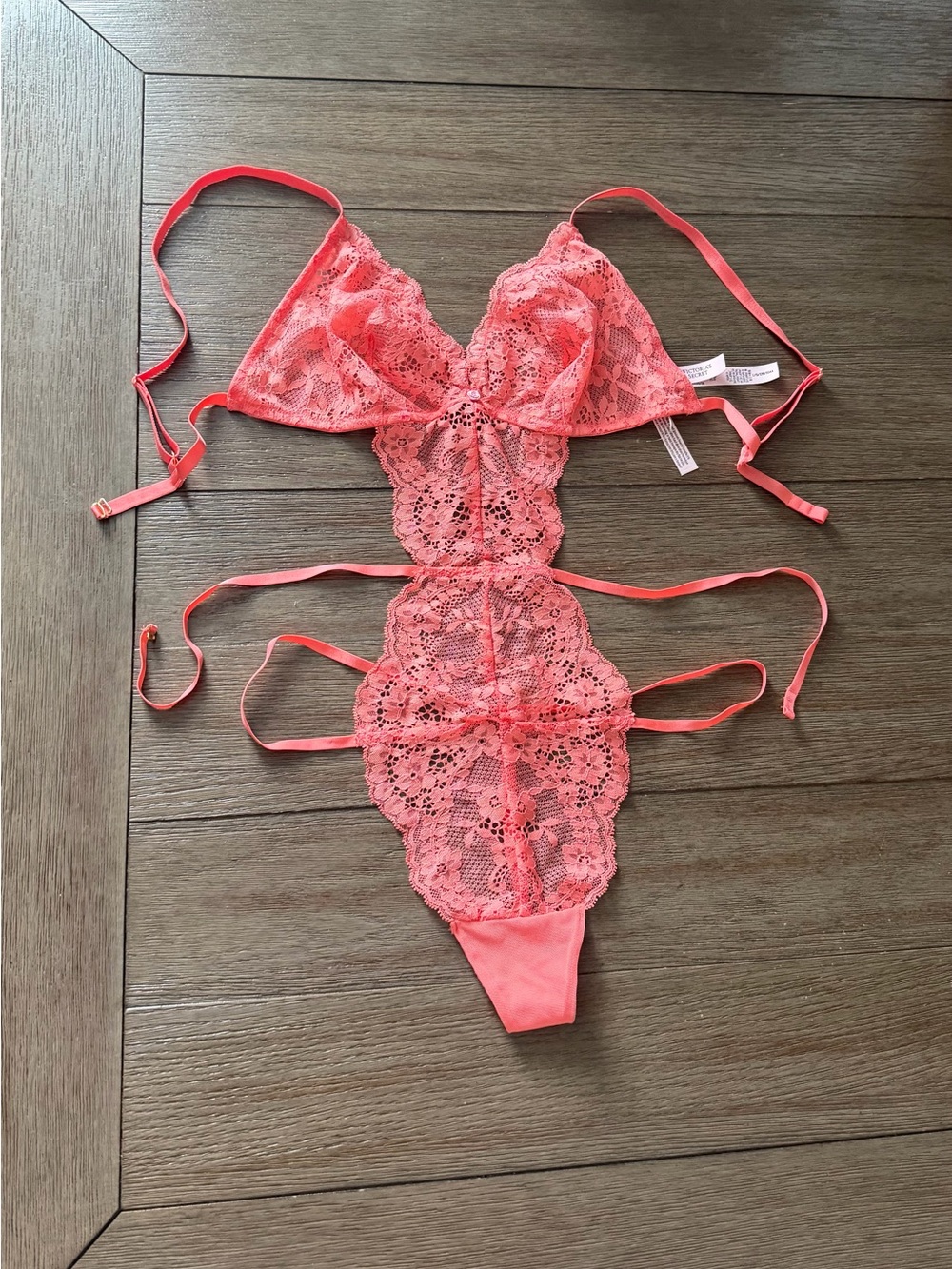 NWOT Victoria’s Secret Dare To Dream Lace Floral Cutout Teddy, L